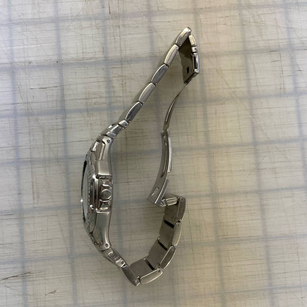 SEIKO SE-560 H BLACK DIAL Silvertone band! Working GREAT - Picture 3 of 10